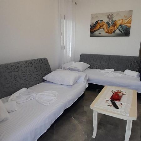 Miri'S Villa Sarandë Exteriör bild