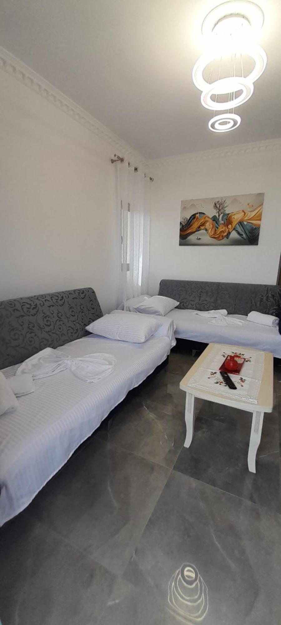 Miri'S Villa Sarandë Exteriör bild